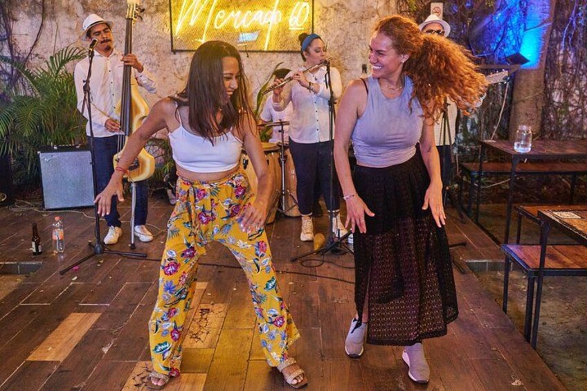 An unforgettable salsa night in the heart of the city 1