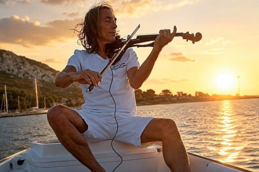 Devil's Saddle Boat Tour, Aperitif & Violin Serenade 1