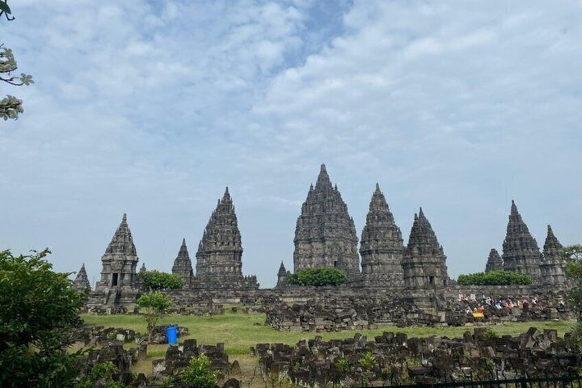 Yogyakarta Private Car:Borobudur temple and Prambanan temple 2