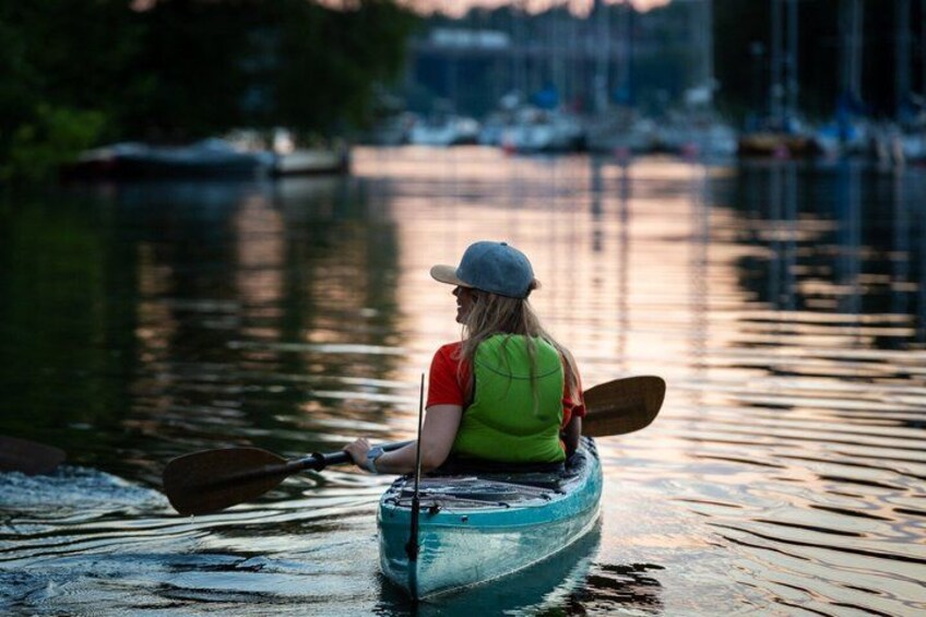 Introduction to kayaking with scenic tour in Stockholm city 2