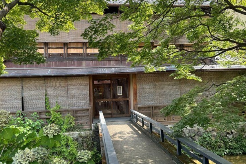 Kyoto: Small-Group Gion Geisha District Walking Tour 4