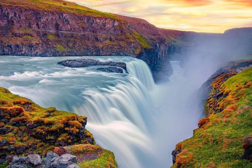 Golden Circle Tour & Meet the Icelandic Horses from Reykjavik 2