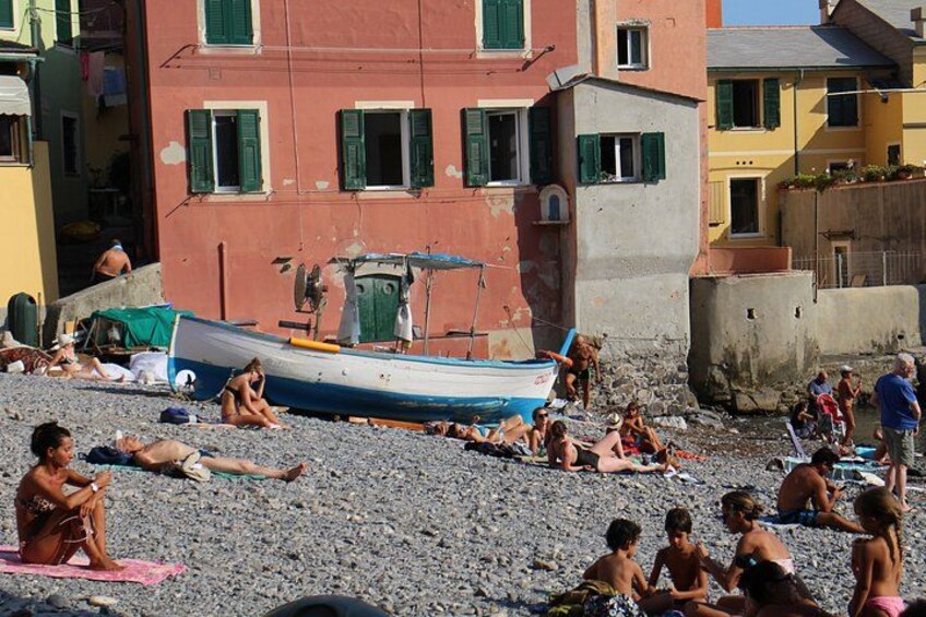 Genoa Shore Excursion: Old Town & Boccadasse Fishing Village 2