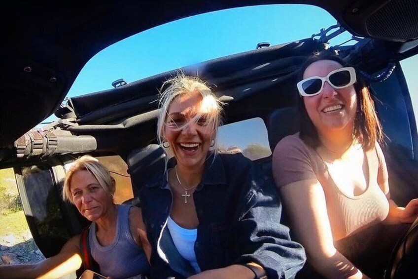 Private Jeep Off Road Adventure in Arizona Desert with Huskies 2