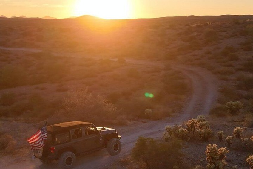 Private Jeep Off Road Adventure in Arizona Desert with Huskies 3
