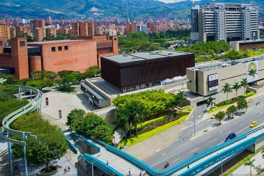 Full Tour of the Most Famous Places in Medellin 3