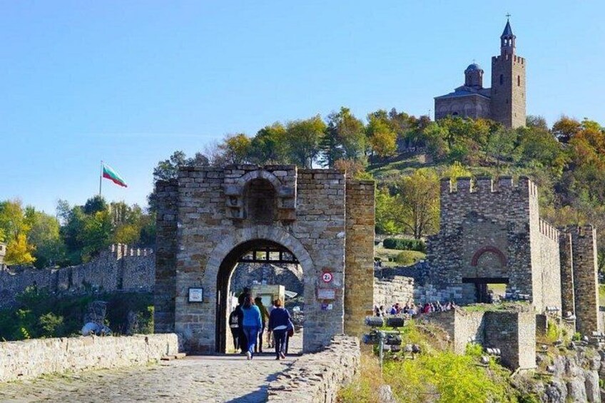 Day Trip to Bulgaria and Veliko Tarnovo from Bucharest 2