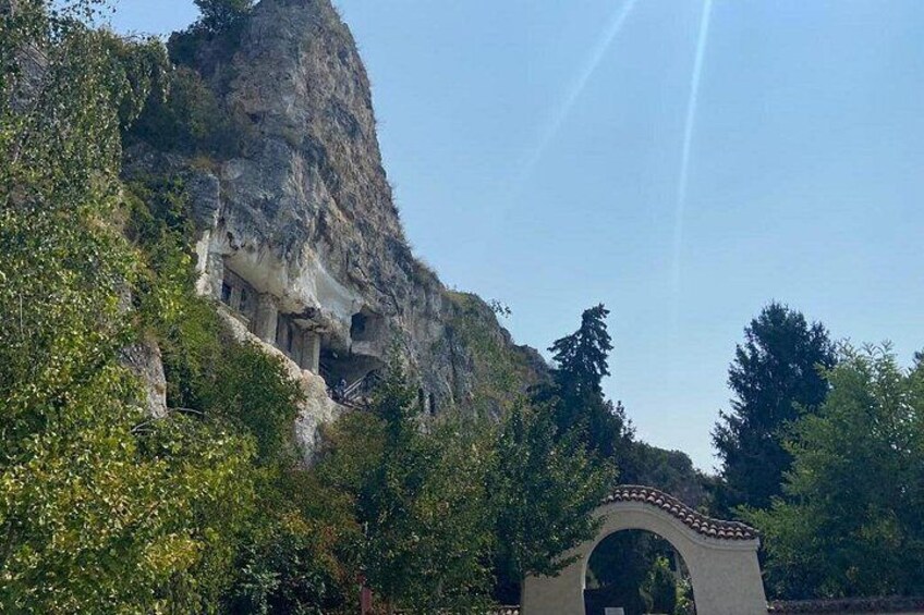 Day Trip to Bulgaria and Veliko Tarnovo from Bucharest 3