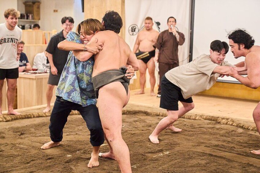 Challenge a Pro Sumo Wrestler! 5