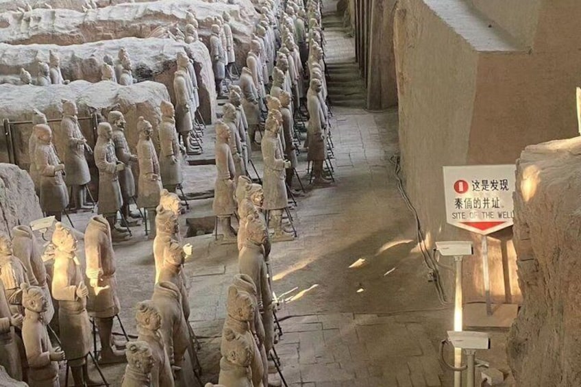 Emperor Qinshihuang Mausoleum Museum in Xi An Tour 3