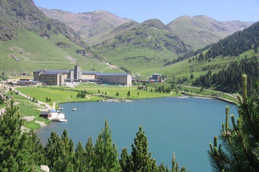 Private Tour to Vall de Nuria with the Pyrenees Mountain Train 1
