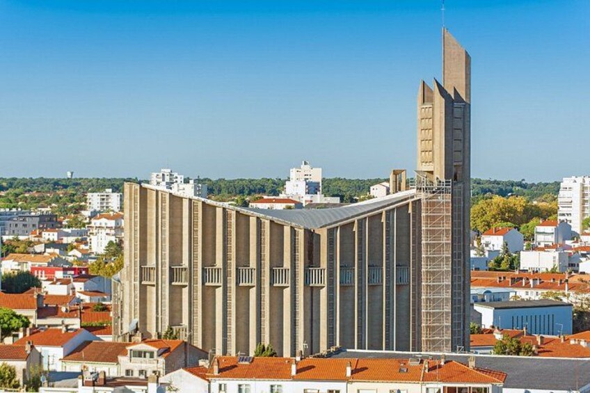 Church of Our Lady: The brutalist masterpiece of reinforced concrete, nicknamed the "concrete cathedral", overlooking the city. 2