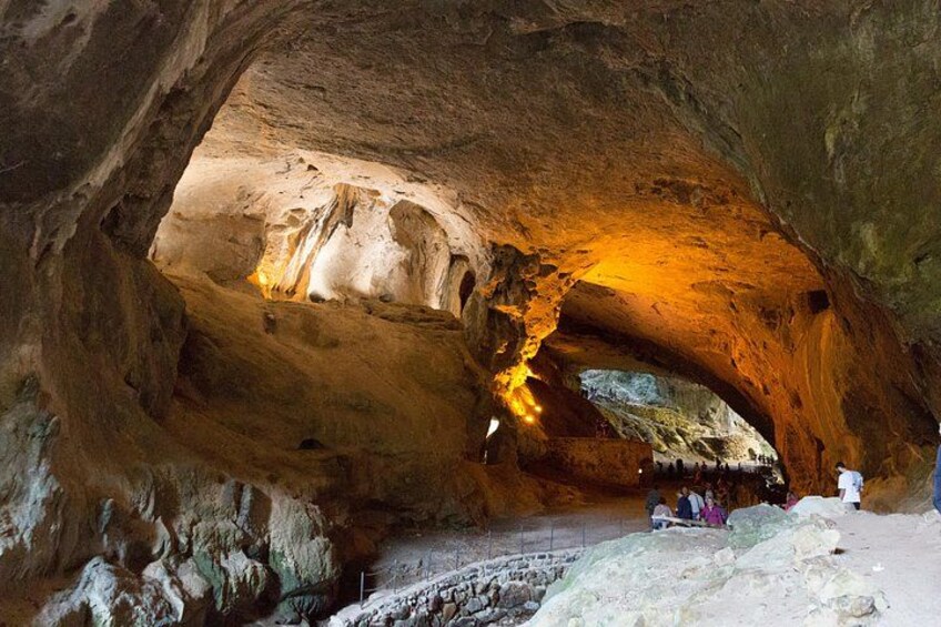 Day trip from Bayonne or Biarritz to Espelette & Zugarramurdi 2