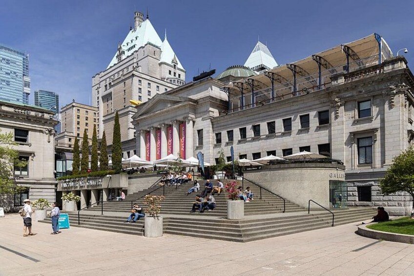 The Vancouver Art Gallery is housed in a neoclassical courthouse designed by Victoria architect Sir Francis Rattenbury (1867–1935). Photo: Vancouver Art Gallery 1