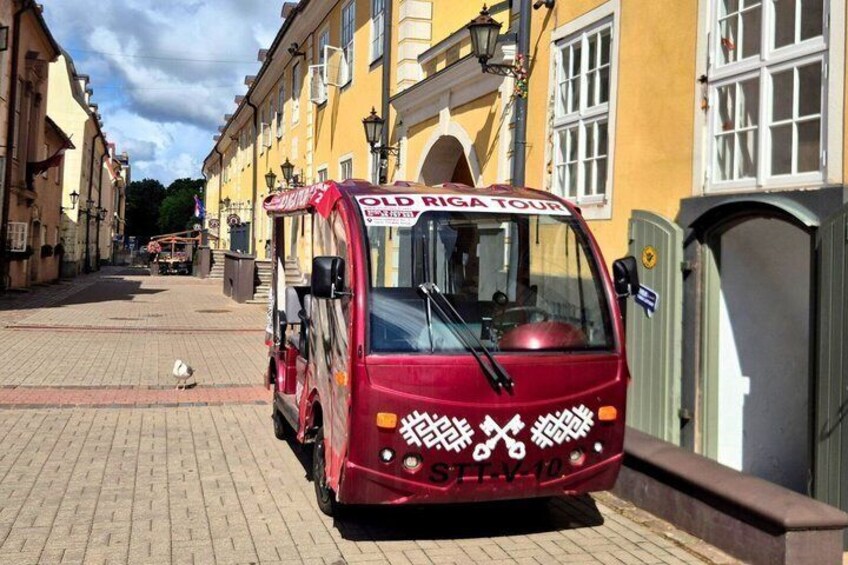Private Old Riga E-Bus Tour with Audio Guide 2