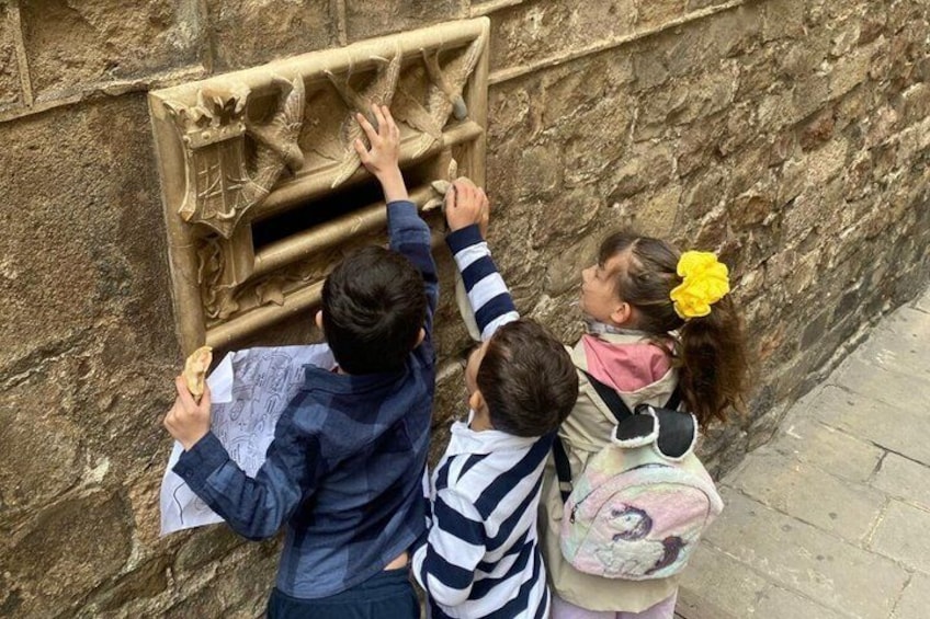 Children's Tour of the Gothic Quarter: The Guardians of Barcelona 1