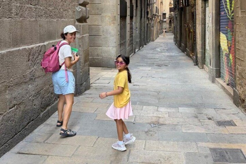 Gothic Quarter Tour for Kids: The Guardians of Barcelona 4