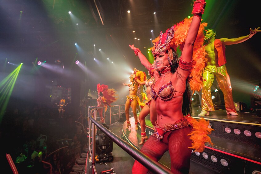 Coco Bongo Experience: Night Show, Snacks & Roundtrip Transfers 4