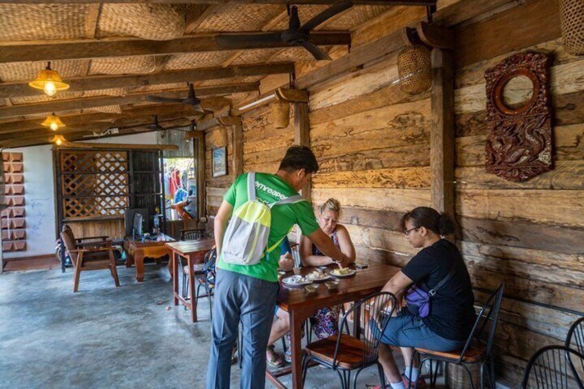 Siem Reap Morning Food Tour with Market Walking and Street Art 4
