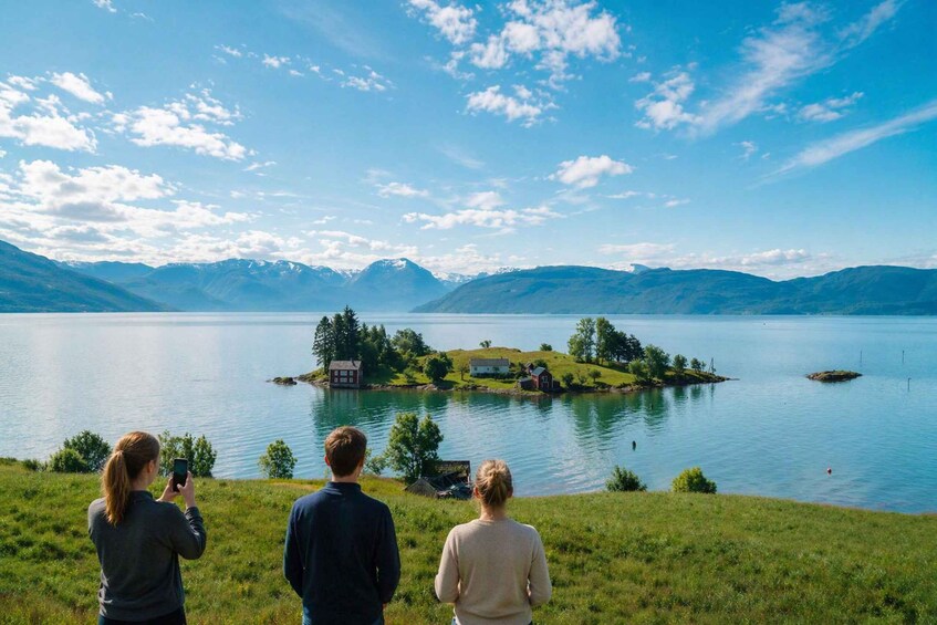Bergen: Scenic Hardangerfjord w/Waterfalls & Lunch 1