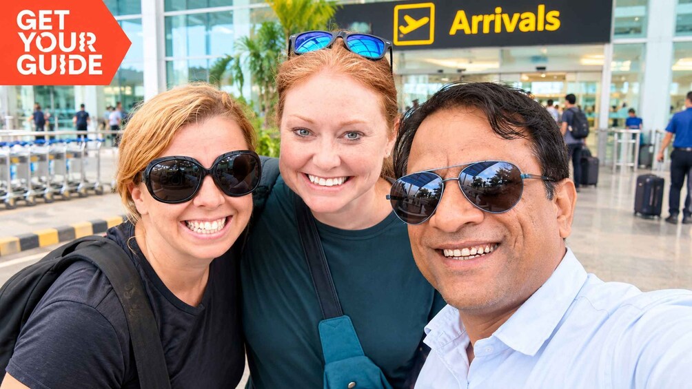 Delhi Local Experience: Gurdwara, Culture & Shopping Tour 1