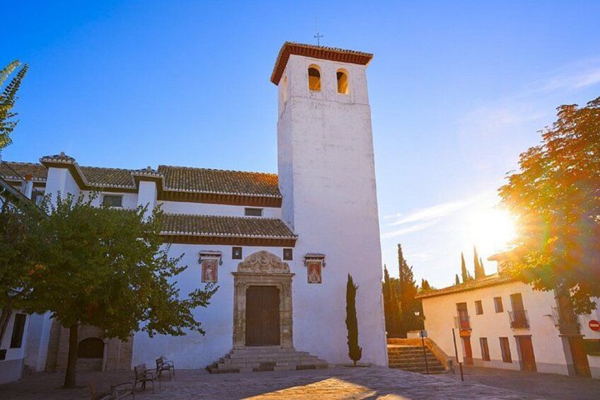 Albaicín district: The charm of the ancient Arab district, with its labyrinths of alleys and typical churches (ancient mosques). 3