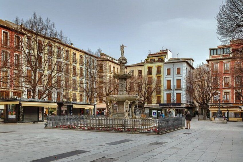Place Bib-Rambla: The vibrant and historic heart of the lower town with its famous Fountain of Giants (Fuente de los Gigantones). 2