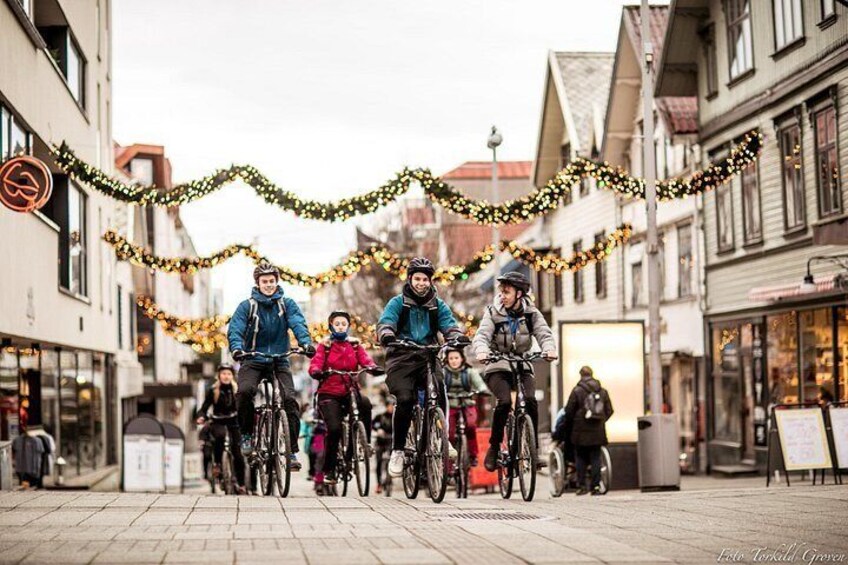 Guided EL-Bike tour in the city of Haugesund and Rising Tides 3
