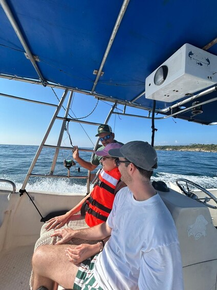 Picture 11 for Activity Puerto Escondido: Private Boat Tour & Marine Wildlife 2