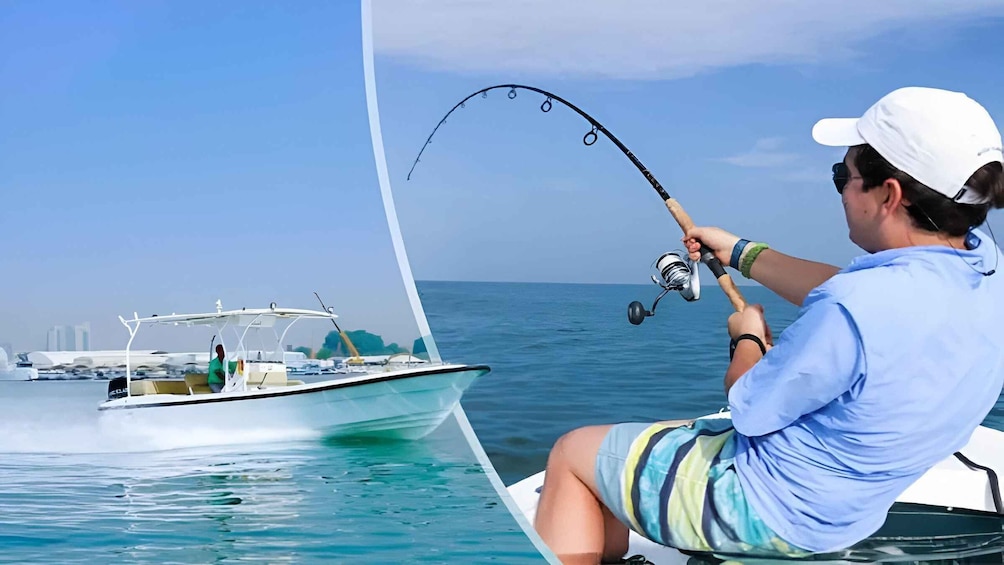 Una persona pescando desde un bote en el agua. 1