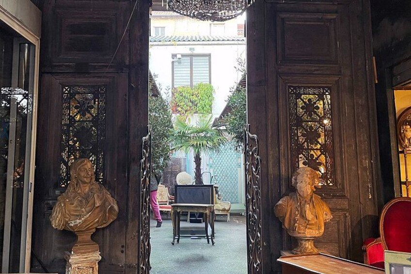 Paris Flea Market Private Tour Saint Ouen Antiques with Pickup 3