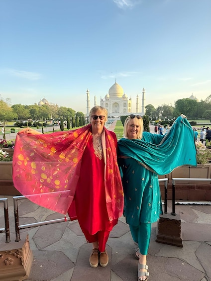 Sunrise Taj Mahal Tour From Delhi 4