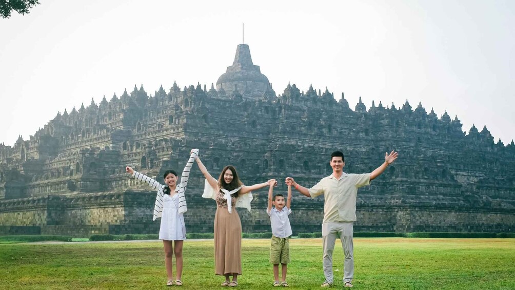 Picture 5 for Activity Yogyakarta: One Day Tour Borobudur and Prambanan 4