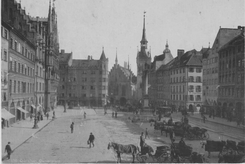 Picture 2 for Activity Munich: Old Town Highlights Private City Tour - Walking Tour 4