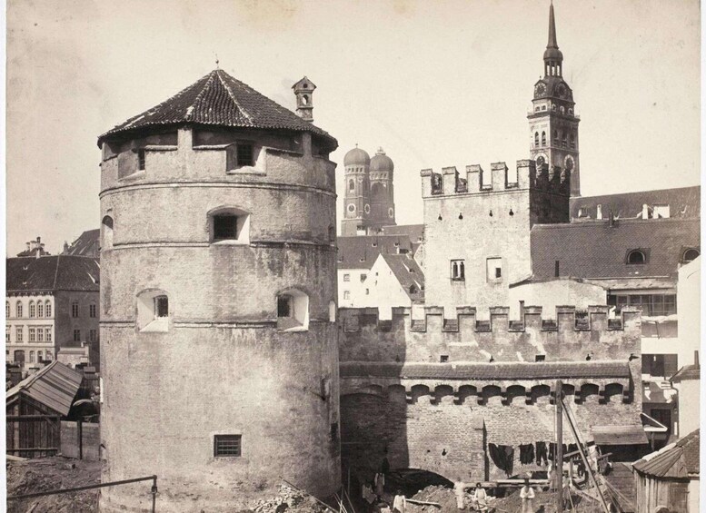 Picture 5 for Activity Munich: Old Town Highlights Private City Tour - Walking Tour 3