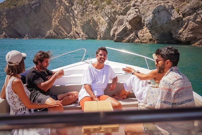 Essencial Boat Tour with SUP and Snorkeling Sesimbra 4