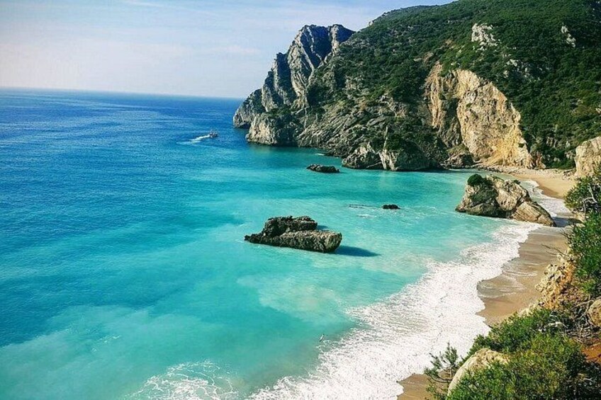 Essencial Boat Tour with SUP and Snorkeling Sesimbra 2