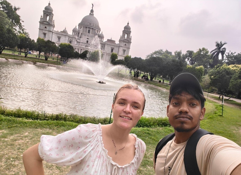 Picture 19 for Activity Kolkata: Heritage Walk with Boat Ride and local Transport 3