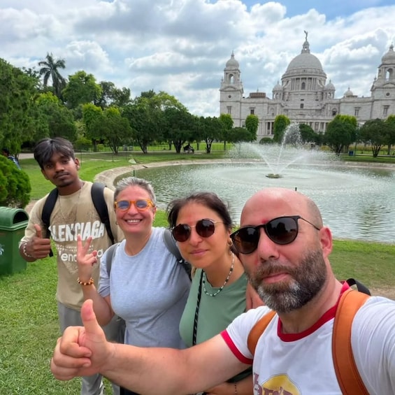 Picture 20 for Activity Kolkata: Heritage Walk with Boat Ride and local Transport 2