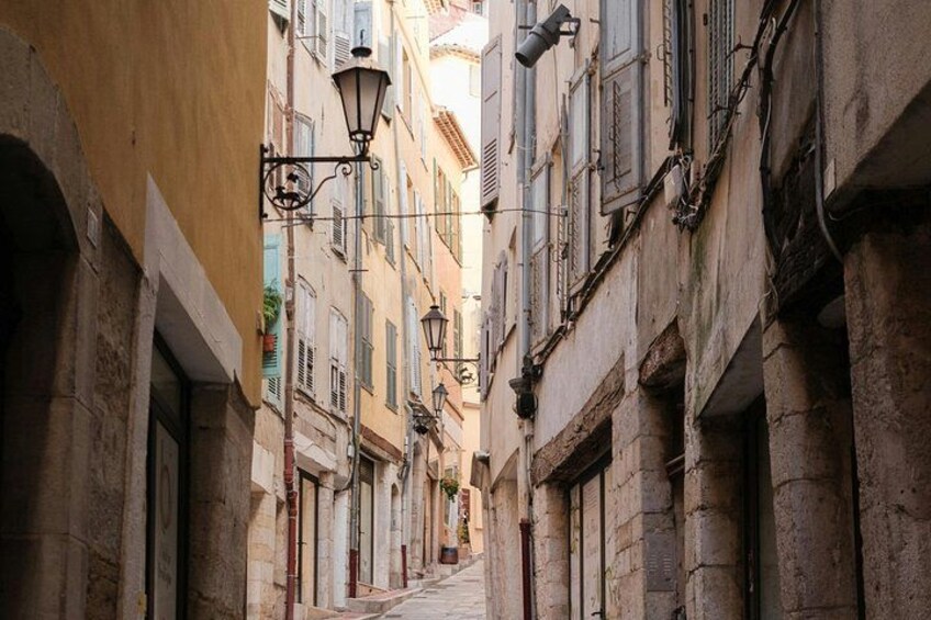 Nice Hilltop Villages PrivateTour Grasse Gourdon St-Paul DeVence 3