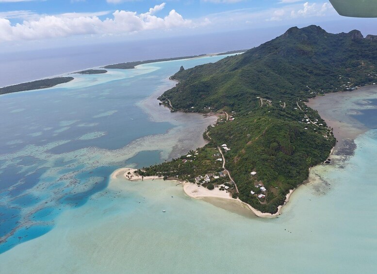 Picture 3 for Activity Panoramic flights in Maupiti: a paradise par excellence seen from the sky 5