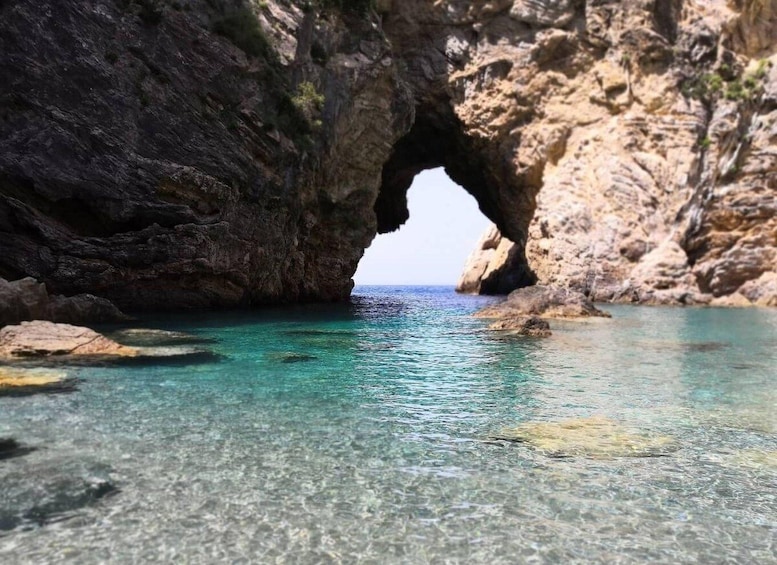 Gazipaşa: Full-Day Boat Tour with Lunch and Swim Stops 1