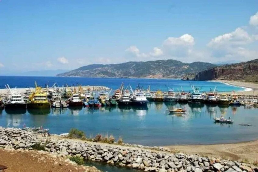 Picture 3 for Activity Gazipaşa: Full-Day Boat Tour with Lunch and Swim Stops 2