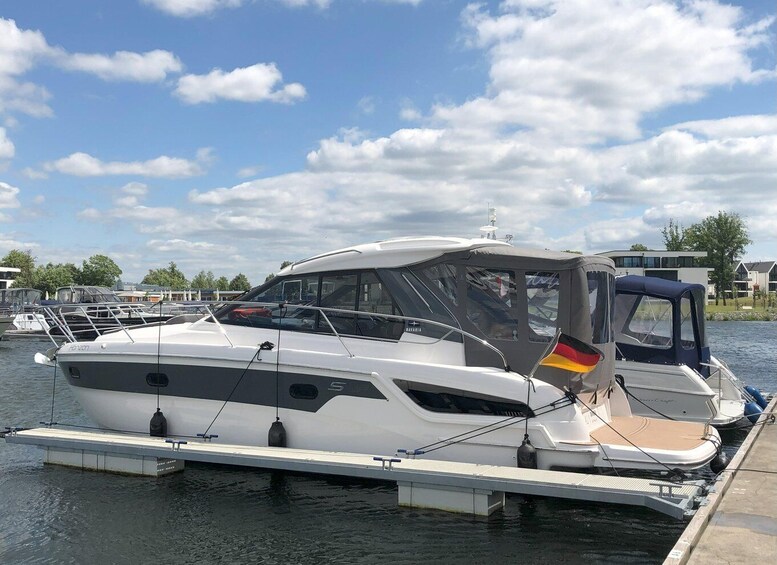 Picture 2 for Activity Waren (Müritz): Family & Friends motor yacht with skipper – 4 hours 2
