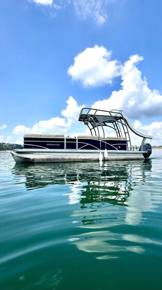 Picture 12 for Activity Lake Travis: Devil's Cove Boat Party 2