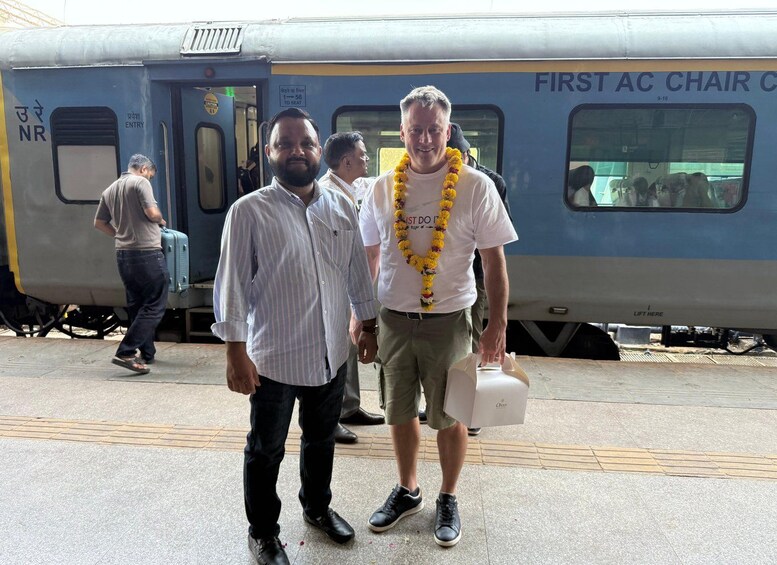 Picture 14 for Activity From Delhi: Taj Mahal Agra Day Tour by Super-fast Train 4