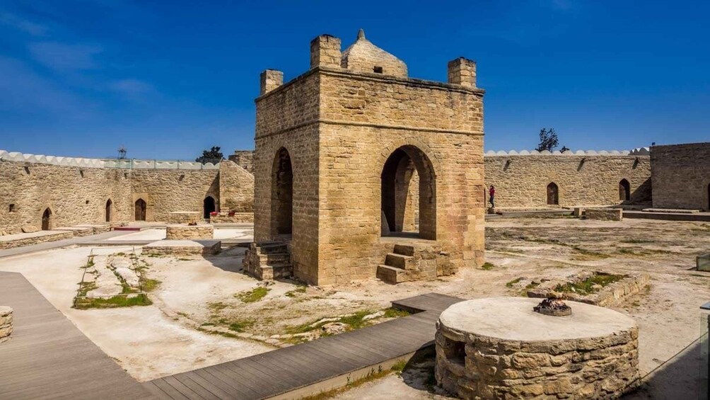 Picture 5 for Activity Baku: Gobustan & Absheron Tour – Lunch & Entry Ticket 3