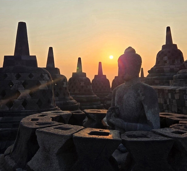 Yogyakarta : VIP Borobudur Sunrise with Breakfast & PickUp 1