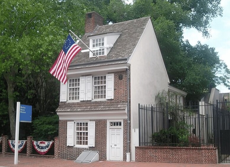 Picture 4 for Activity Philadelphia: Private City Highlights Walking Tour 5