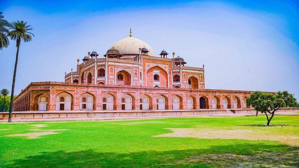 Picture 10 for Activity Delhi Luxury City Spiritual Sites Half or Full Day Tour 2